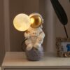 LAMPARA DE ASTRONAUTA SENTADO EN LUNA PM-175 - Imagen 2